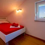 Apartment Apartment *