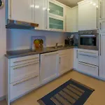 Apartment Apartment *
